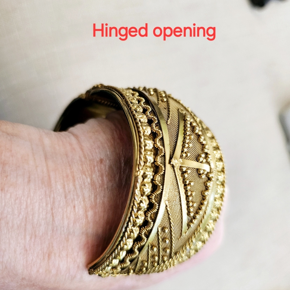 SET! Carolina Herrera Bead Necklace, Brass Cuff, & Black Bead Bracelet SET! - Picture 10 of 14